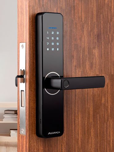 Instalação-Fechadura-Eletrônica---Chaveiro-em-Ipatinga